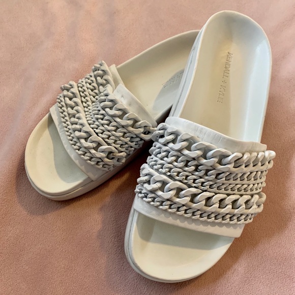 Kendall & Kylie Shoes - Kendall & Kylie White Leather Chain Slide Sandal
